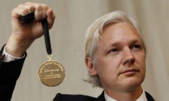 Le fondateur de Cryptome demande à être inculpé avec Assange (Consortium News) — Joe LAURIA