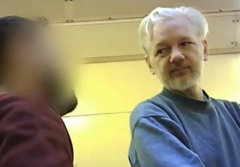 Julian Assange testé positif au COVID-19 — Thomas SCRIPPS