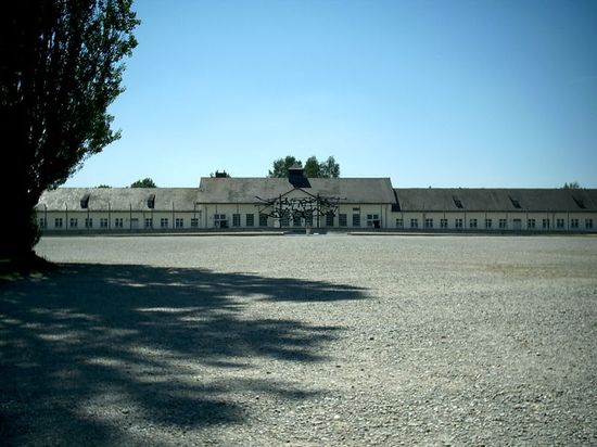 File:Dachau-kommandatur.JPG