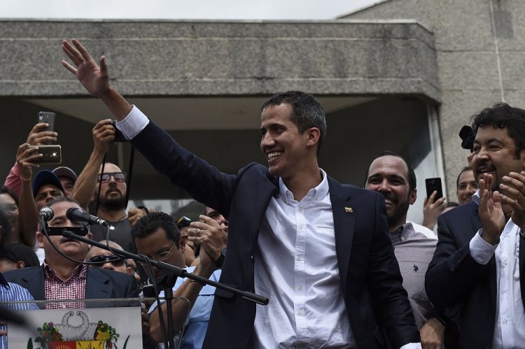Le leader de l'opposition et président autoproclamé Juan Guaido, le 4 mars lors de son retour au Venezuela qu'il avait quitté une dizaine de jours plus tôt. (Photo: AFP)